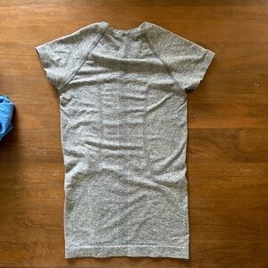 lululemon athletica Gray Short Sleeve Tee